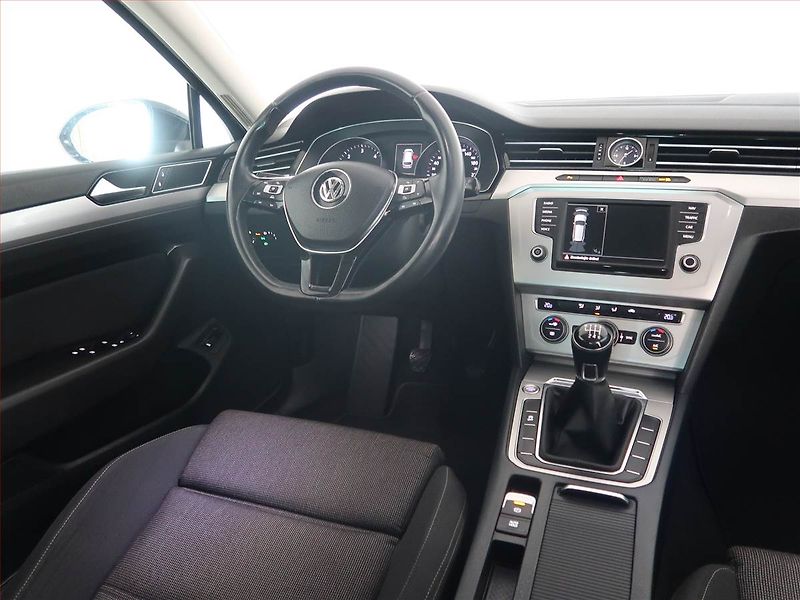 Volkswagen Passat (2015) Comfortline 1.6 TDI, Navi - fotka 7 z 14