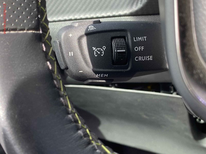 Peugeot 2008 (2020) 1.2 PT, GT, AT, LED - fotka 13 z 18