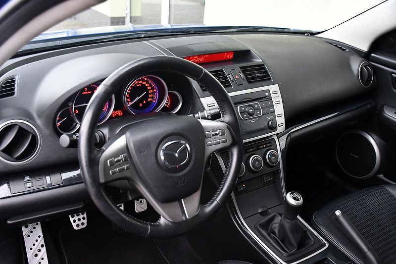 Mazda 6 2.0D 103kW AUT. A/C VYHŘ.SEDAČ - fotka 14 z 35
