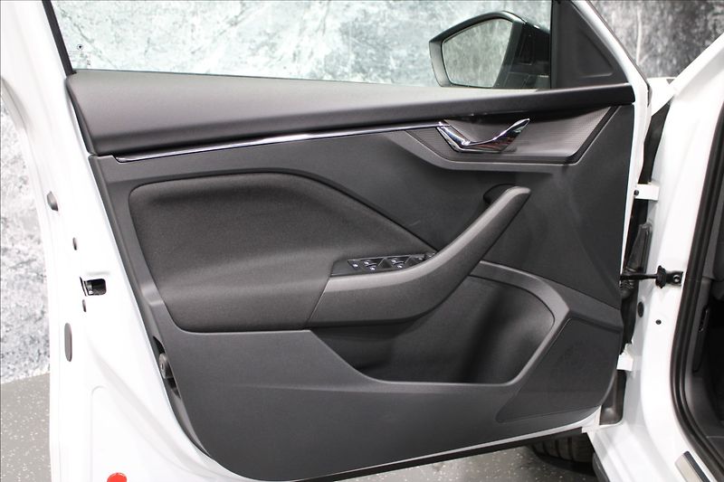 Škoda Kamiq 1,5 TSI 110kw MC 1.maj CZ - fotka 7 z 32
