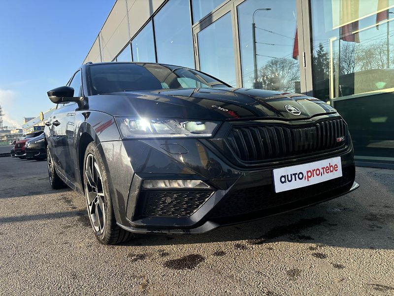 Škoda Octavia 1,4TSI iV RS 180kW DSG DPH - fotka 2 z 26