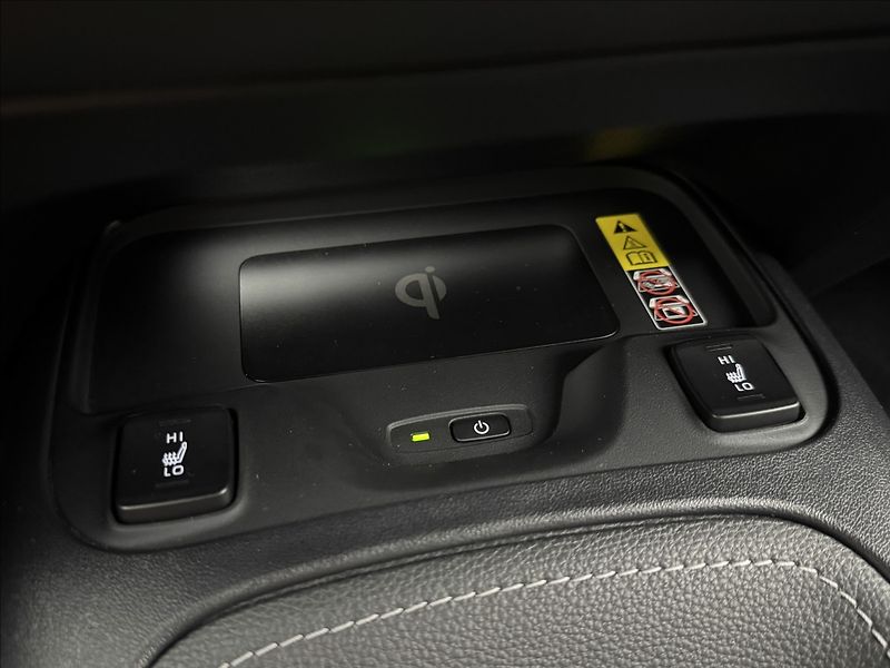 Toyota Corolla 1,8 HYBRID STYLE ACC 1.MAJ ČR - fotka 25 z 42