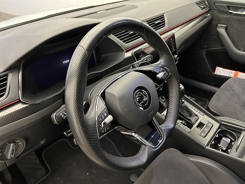 Škoda Superb 2.0 TDI 4x4 SportLine - fotka 11 z 31