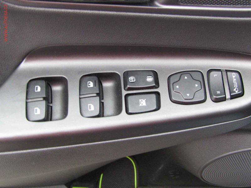 Hyundai Kona (2020) 1.6 T-GDi, 1.maj,ČR, AT - fotka 12 z 21