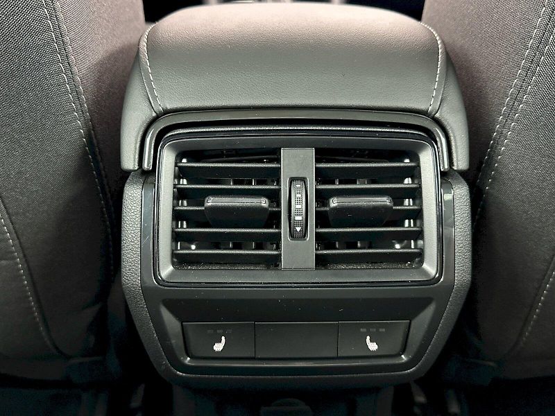 Škoda Karoq (2025) DSG 2.0TDI 110kW 4x4 SportLine - fotka 30 z 35
