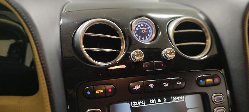 Bentley Continental GT (2005) - fotka 15 z 20