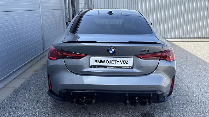 BMW M4 Competition M xDrive - fotka 11 z 14