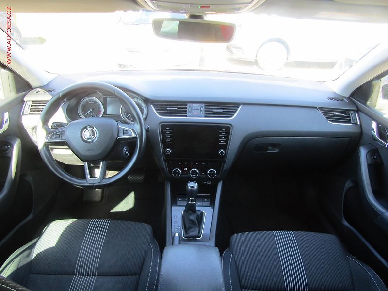 Škoda Octavia (2018) 2.0 TDi 4x4, Style, DSG, LED - fotka 8 z 17