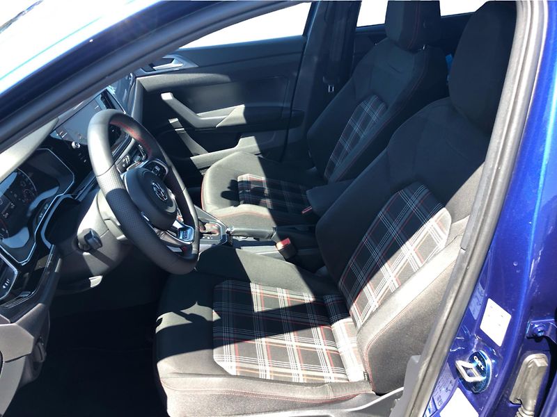 Volkswagen Polo GTi 2.0 TSi DSG 6st. - fotka 11 z 26