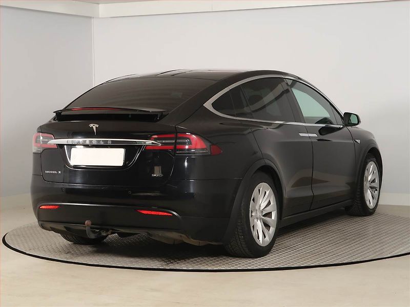 Tesla Model X (2016) 90D, SoH 84% - fotka 5 z 29