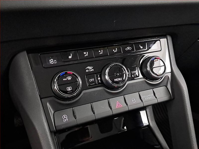 Škoda Karoq (2023) 1.5 TSI - fotka 17 z 22