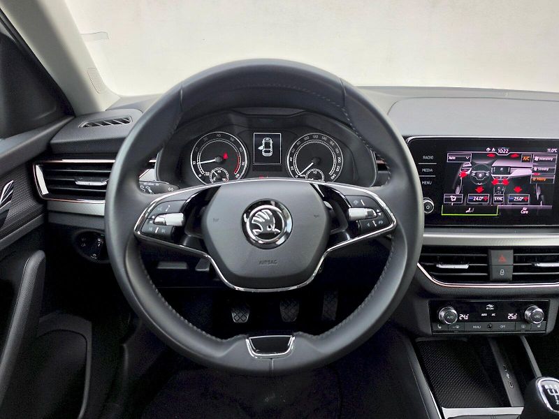 Škoda Scala (2023) 1,0TSI 81KW STYLE - fotka 6 z 32