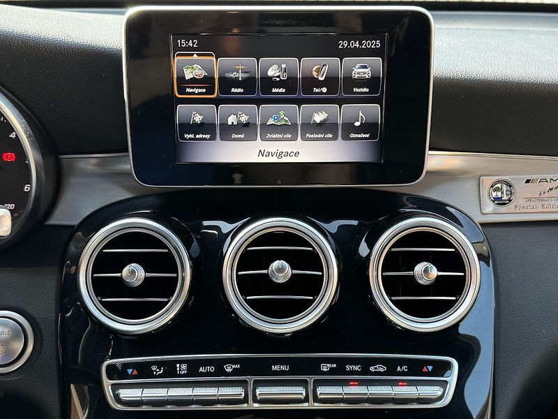 Mercedes-Benz GLC 250d-AMG-4 MATIC-R19-TAŽNÉ - fotka 24 z 31