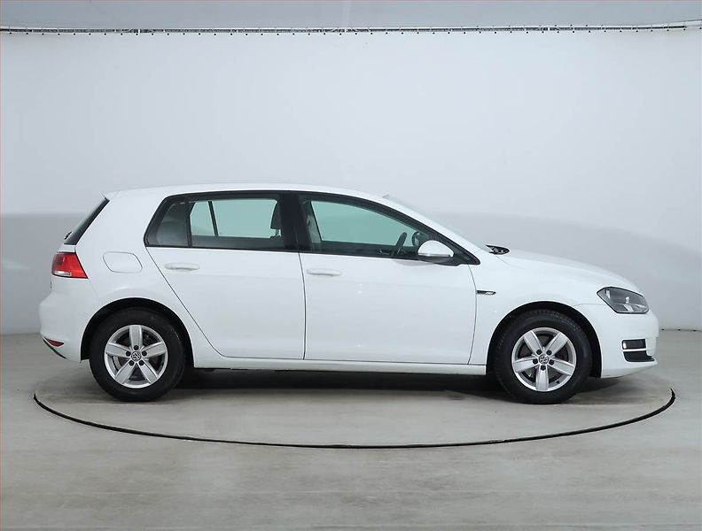 Volkswagen Golf (2013) 1.2 TSI, Tempomat - fotka 6 z 17