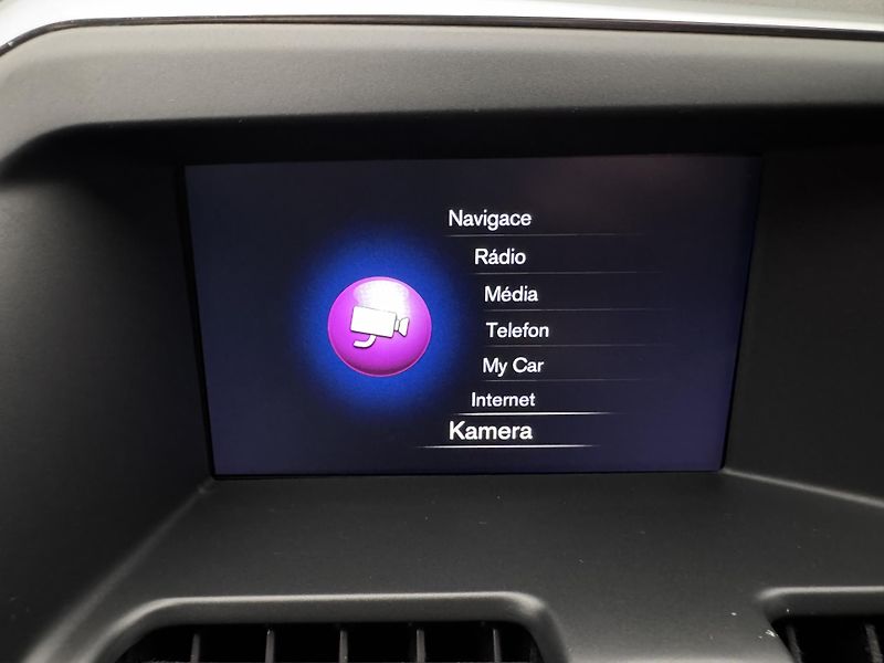 Volvo XC60 D4 R-DESIGN AUT - fotka 35 z 46