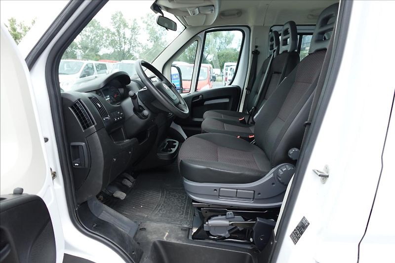 Citroën Jumper 2,2 HDI  VALNÍK 7 MÍST KLIMATI - fotka 18 z 34