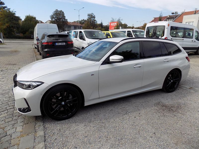 BMW Řada 3 330I 180 KW M SPORT XDRIVE - fotka 16 z 39
