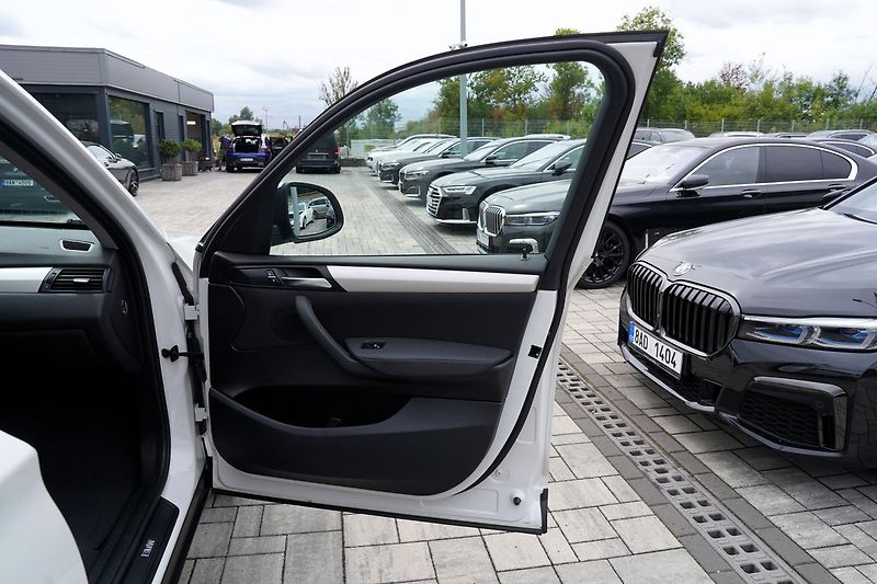 BMW X3 2.0d xDrive/manuál/navi/ČR - fotka 17 z 38