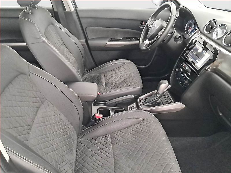 Suzuki Vitara (2019) Elegance 1.4 BoosterJet - fotka 9 z 16