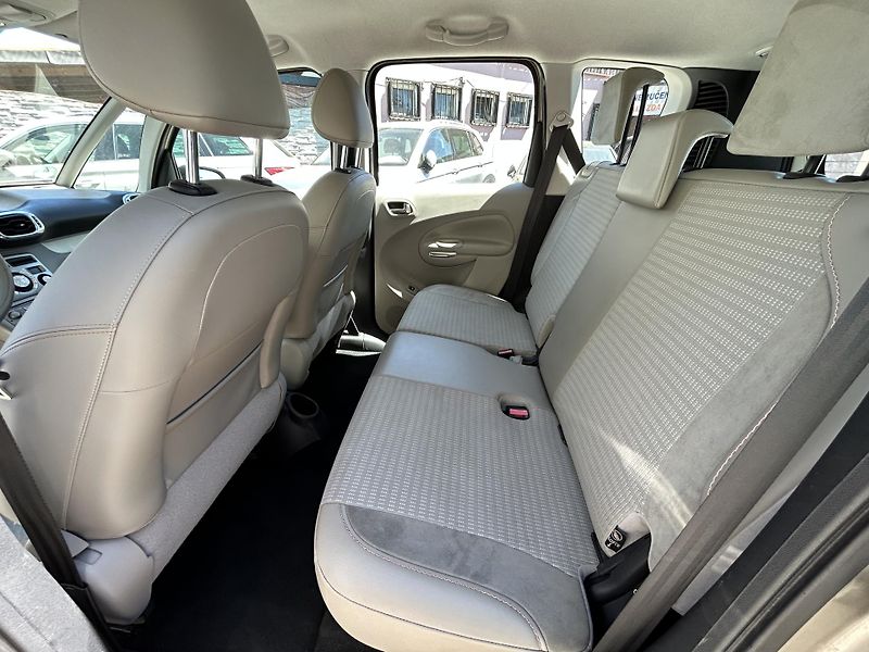 Citroën C3 Picasso (2009) 1.4i 70 KW - fotka 14 z 24