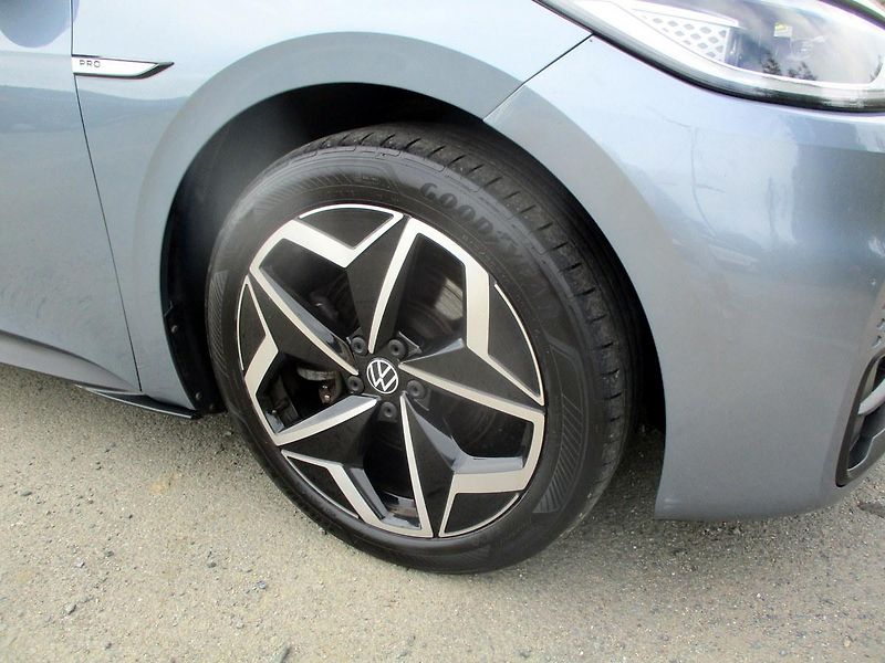 Volkswagen ID.3 MAX PRO PERFORM 150kW TEP.ČERP - fotka 23 z 49