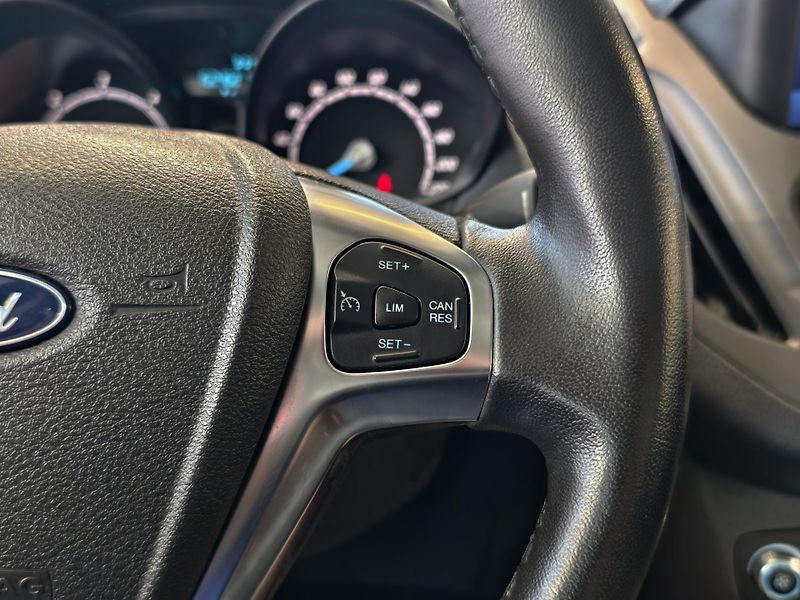 Ford Tourneo Courier 1.5 TDCi VÝHŘEVY, PDC, ČR, DPH - fotka 19 z 24