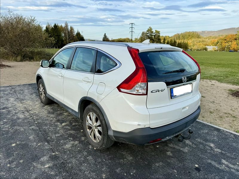 Honda CR-V (2013) 4x4 - fotka 4 z 8