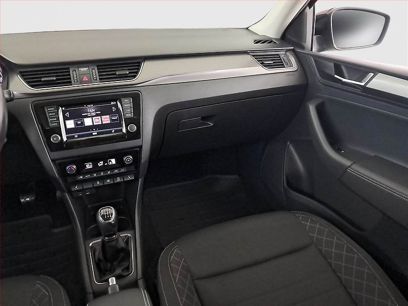 Škoda Rapid (2017) Spaceback 1.0 TSI, Navi - fotka 8 z 17