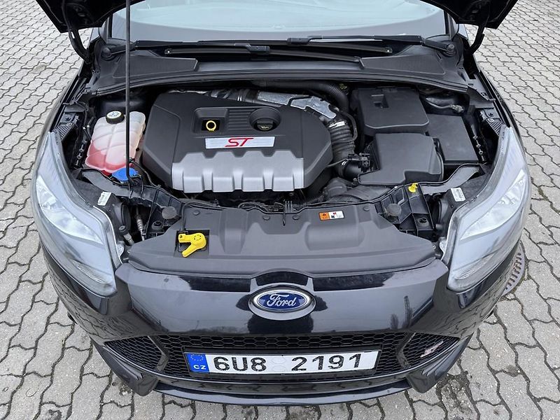Ford Focus 2.0 ST 184 kW ČR odp. DPH - fotka 12 z 18