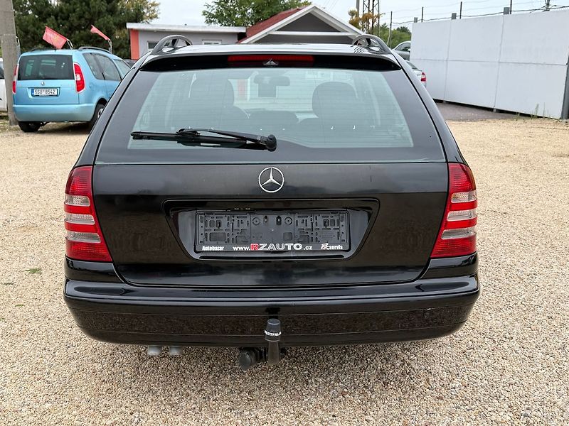 Mercedes-Benz Třídy C C 220 CDI Avantgarde - fotka 4 z 28