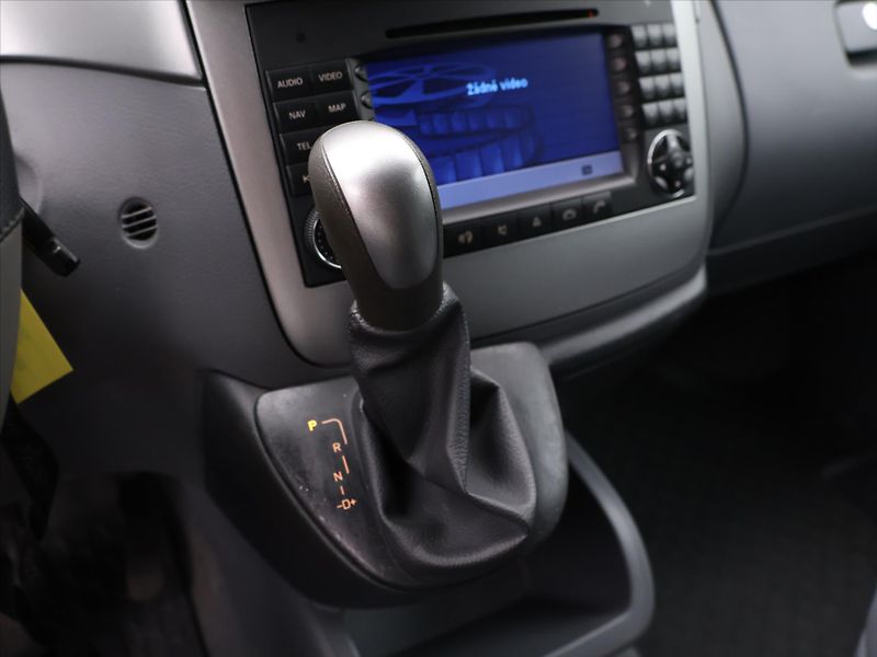 Mercedes-Benz Viano 2,2 CDI 110kW Aut. L CZ 7-Míst - fotka 23 z 32
