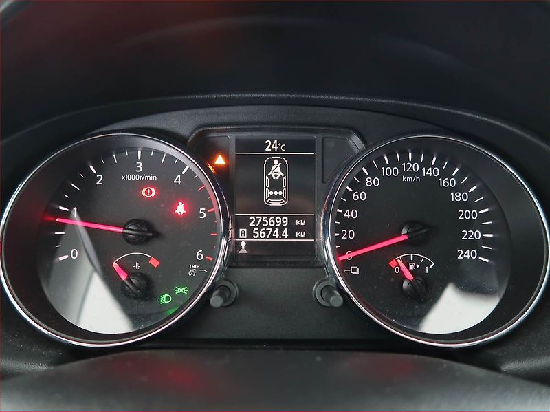 Nissan Qashqai (2013) 1.6 dCi, 4X4, Serv.kniha - fotka 11 z 18