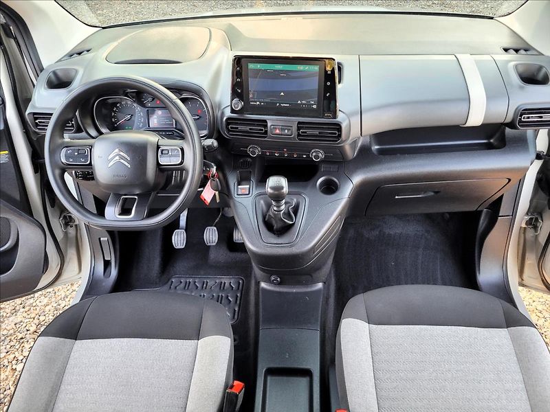 Citroën Berlingo 1,5 HDI,XL,7míst,navi,tažné - fotka 21 z 49