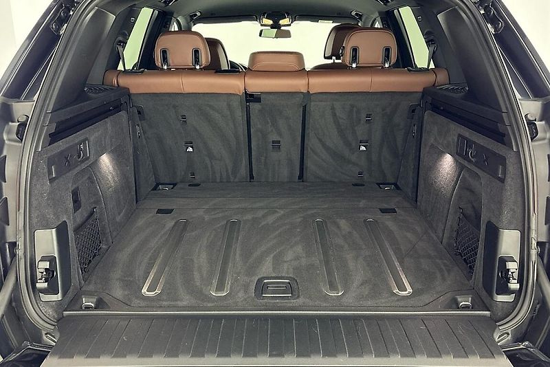 BMW X5 xDrive40i - fotka 10 z 27