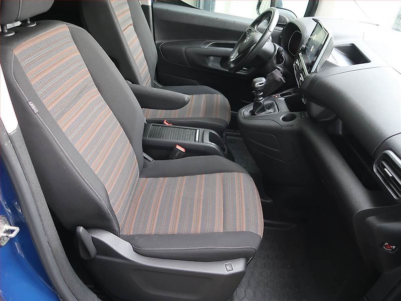 Opel Combo (2019) 1.2 Turbo, 5Míst, SR - fotka 9 z 17