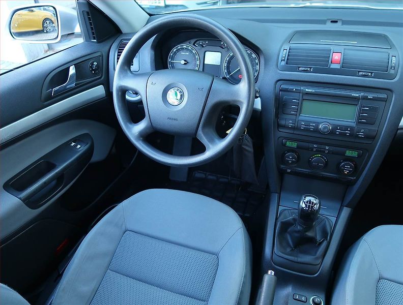 Škoda Octavia (2005) 1.9 TDI, Serv.kniha, po STK - fotka 7 z 14
