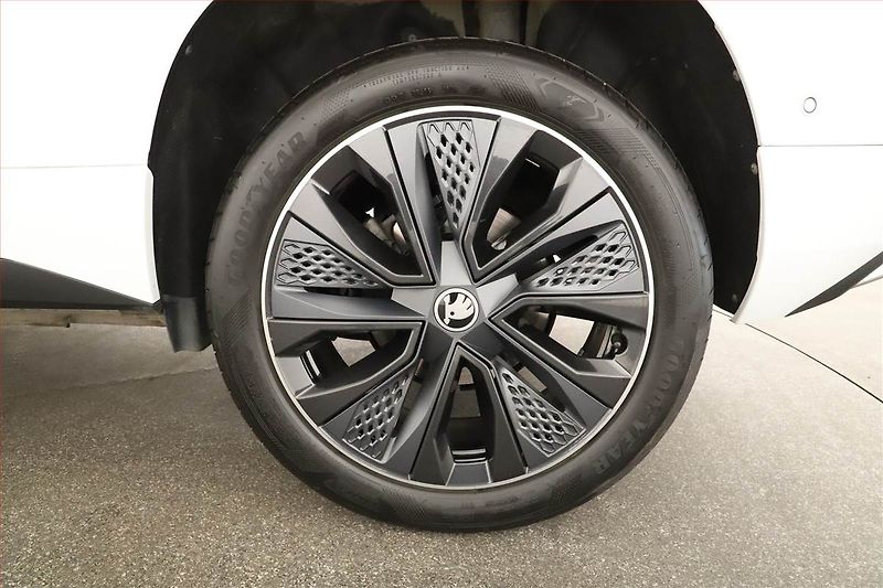 Škoda Karoq (2025) 1.5 TSI, SPORTLINE, AUTOMAT - fotka 12 z 20