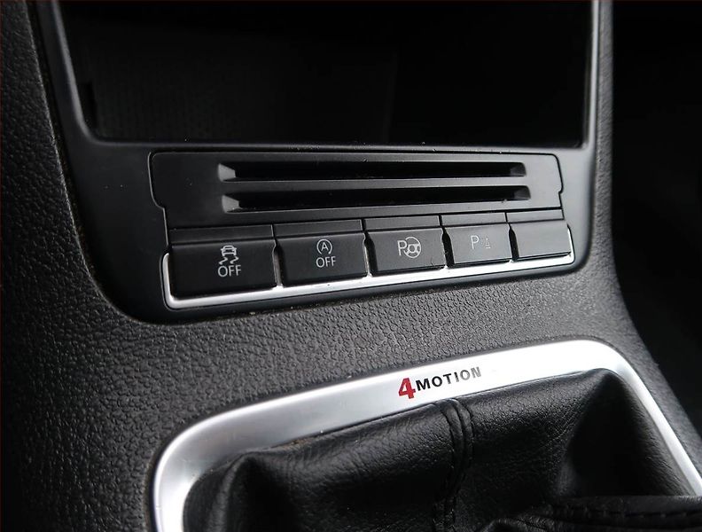 Volkswagen Tiguan (2014) R-Line 2.0 TDI, 4X4, Navi - fotka 16 z 17