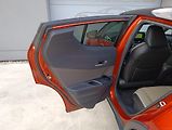 Toyota C-HR 2.0HEV PREMIERE ČR 1.MAJITEL - náhled 28