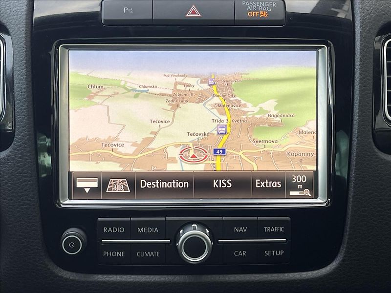 Volkswagen Touareg 3,0 TDI  V6 150 kW DSG 4M - fotka 18 z 36
