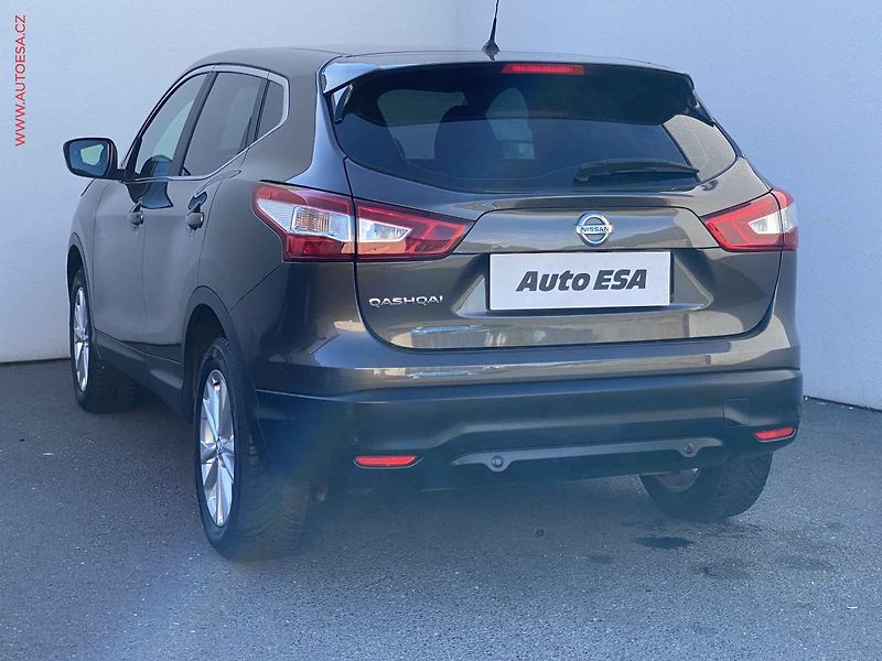 Nissan Qashqai (2017) 1.2 DiG-T, Acenta, navi - fotka 6 z 21
