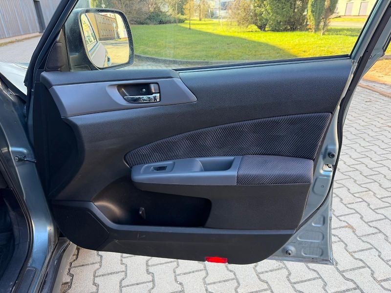 Subaru Forester 2,0 X 4WD / LPG/  - fotka 20 z 31