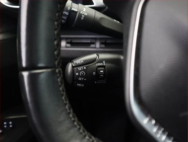 Peugeot 5008 (2018) Allure PureTech 130, 7 míst - fotka 16 z 20