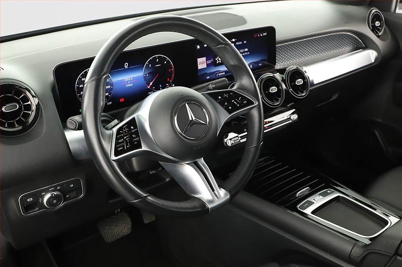 Mercedes-Benz GLB (2024) 200 d 4MATIC - fotka 15 z 21