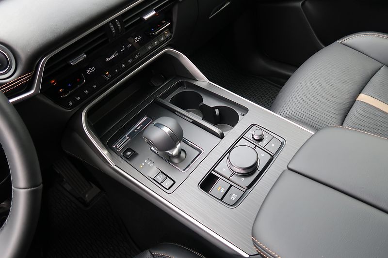 Mazda CX-60 (2025) 2.5L PHEV 327AT AWDHomura Plus - fotka 34 z 34
