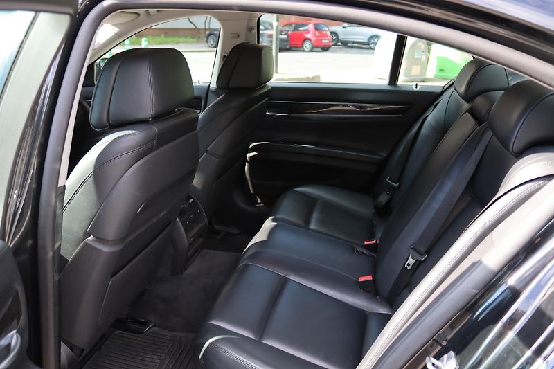 BMW Řada 7 730D XDRIVE F01 190kW - fotka 31 z 48