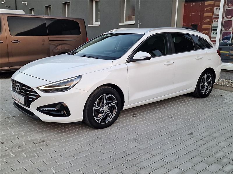 Hyundai i30 1.0 T-Gdi Family Smart Kombi - fotka 6 z 50