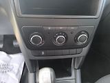 Škoda Yeti (2010) 1.2 TSI  DOLOŽENÉ KM - náhled 22