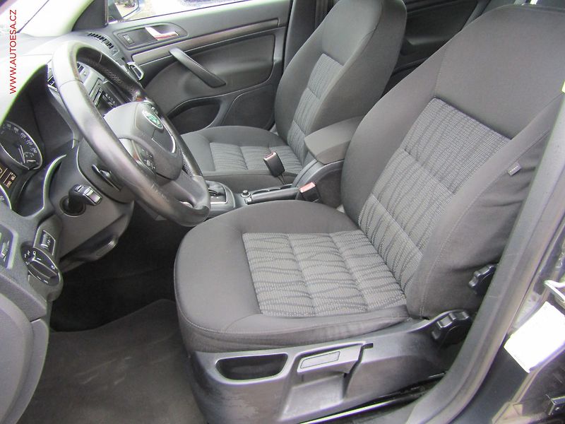 Škoda Octavia (2010) 2.0TDI, DSG - fotka 9 z 18