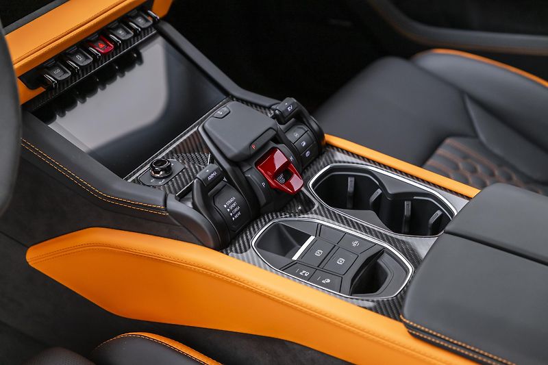 Lamborghini Urus - fotka 28 z 42